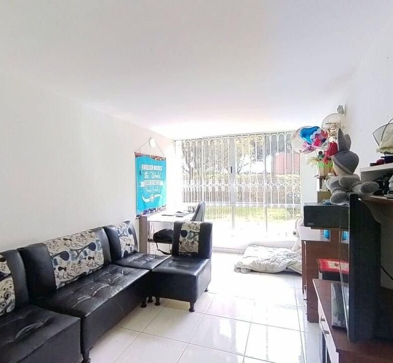 Apartamento en venta en La Felicidad, Fontibón, Bogotá - foto 2